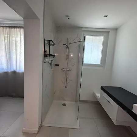 Magnifique Bas De Entierement Independant Holiday home Cannes