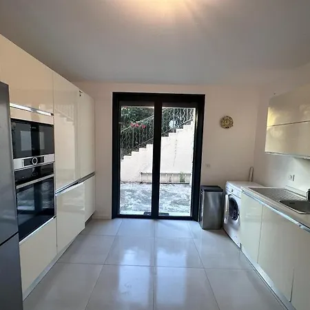 Magnifique Bas De Entierement Independant Holiday home Cannes